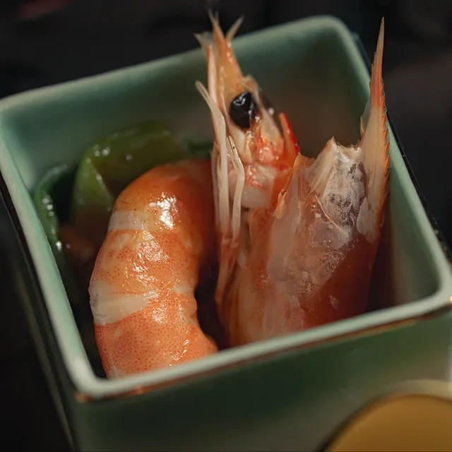 焼鳥 鈴音の前菜の海老